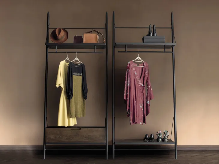 Appendiabiti Easy Closet in metallo e legno di Devina Nais