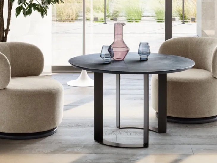 Tavolino Otto Breakfast in cemento spatolato di Twils