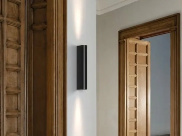 Lampada da parete cilindrica E04 di Luceplan