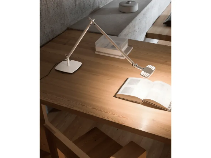 Lampada da tavolo in alluminio con intensità della luce regolabile Otto Watt di Luceplan