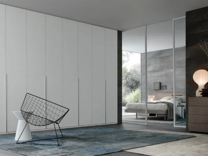 Armadio con ante battenti Outdoor laccato Bianco opaco di Giellesse