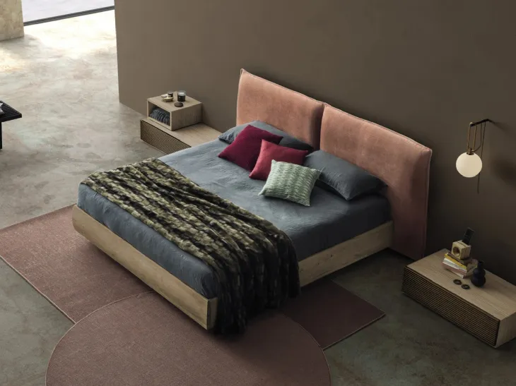 Letto Chloè con testiera imbottita di Devina Nais