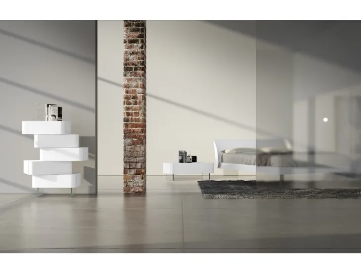 Letto in laccato bianco opaco con incisione My Love 01 di Voltan