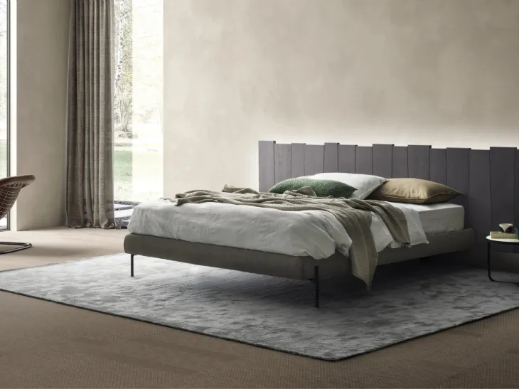 Letto Urban Ranch con testiera sospesa di Devina Nais