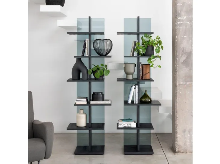 Libreria divisoria in laminato e vetro Step di Pezzani