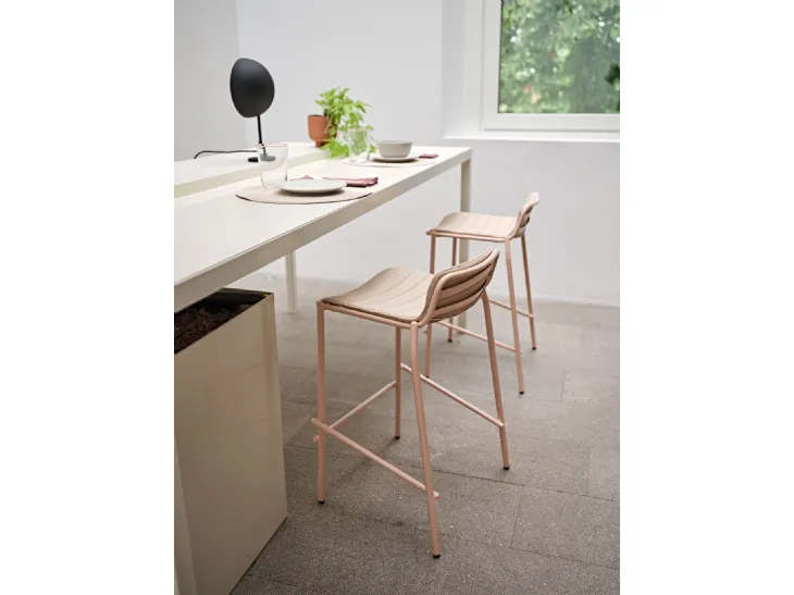 Sgabello in metallo Trampoliere di Midj