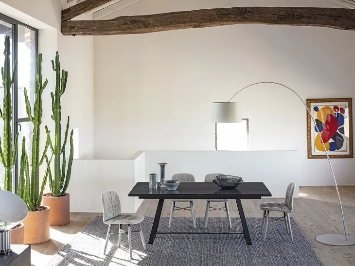 Tavolo allungabile con top in cristalceramica e gambe in metallo Alfred di Midj