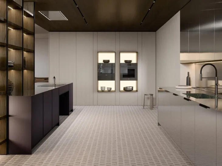 Cucina Design con penisola C07 in laccato, legno e acciaio di Copat Life